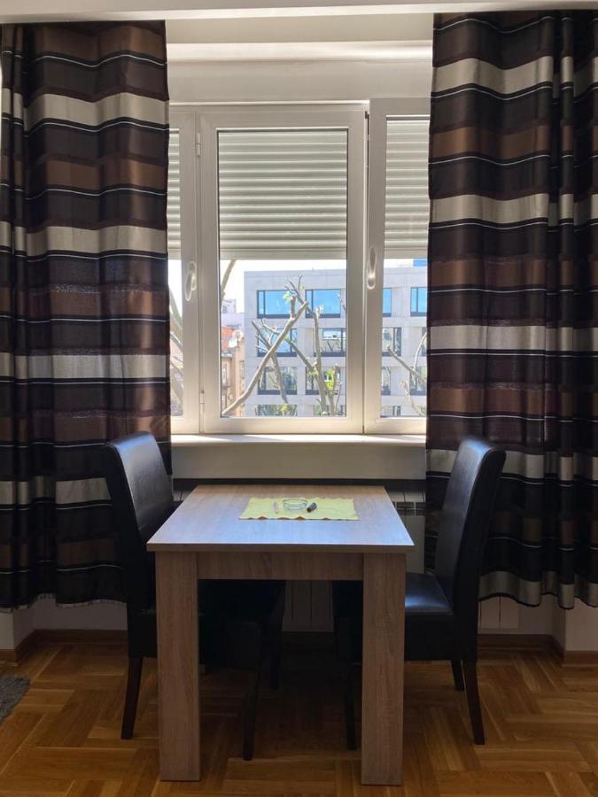 Appartamento Politika Belgrado Esterno foto